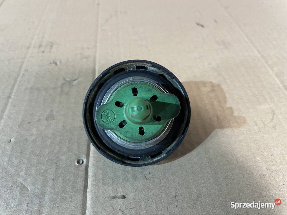 Korek wlewu paliwa PA66GF30 bmw 7 e65 e66 Szczecin