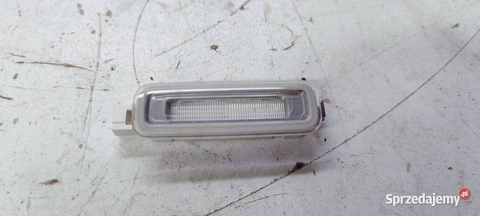 LAMPKA KABINY AUDI A3 A4 A5 A6 Q7 4M0947105 Przystajń