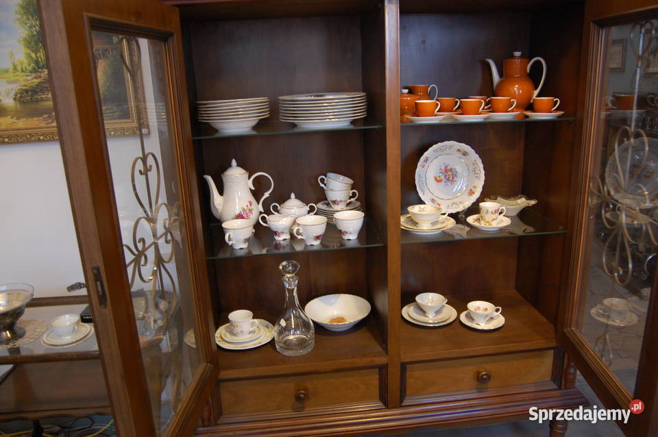 Stylowa witryna biblioteczka