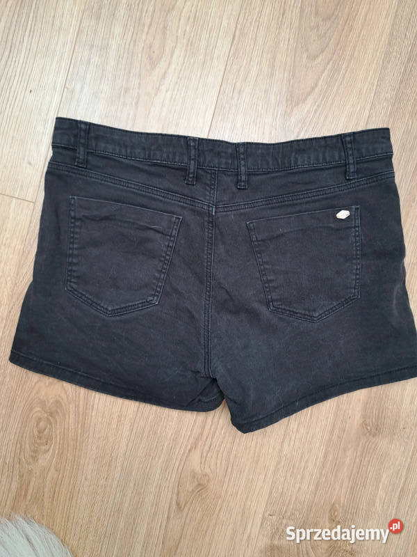 Czarne szorty Stradivarius Basics rozmiar 40 Trąbki Wielkie