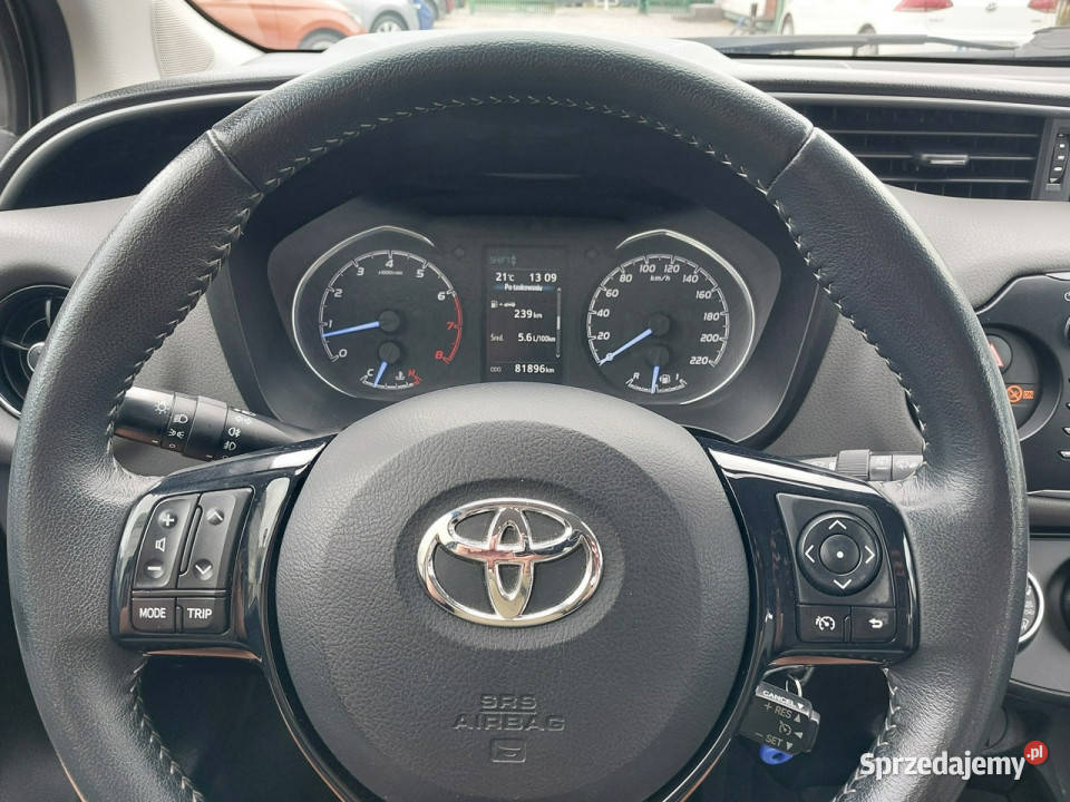Toyota Yaris 1500 benz SALON Kamera Tempomat komputer pokładowy Warszawa