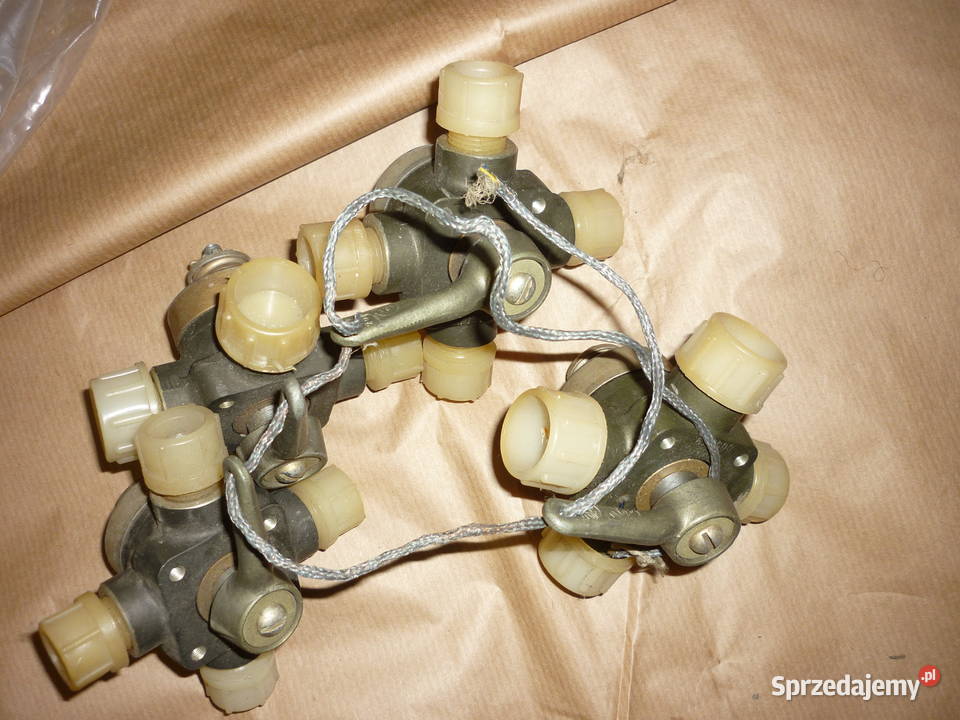 Samolot AN2 zawory Dębica