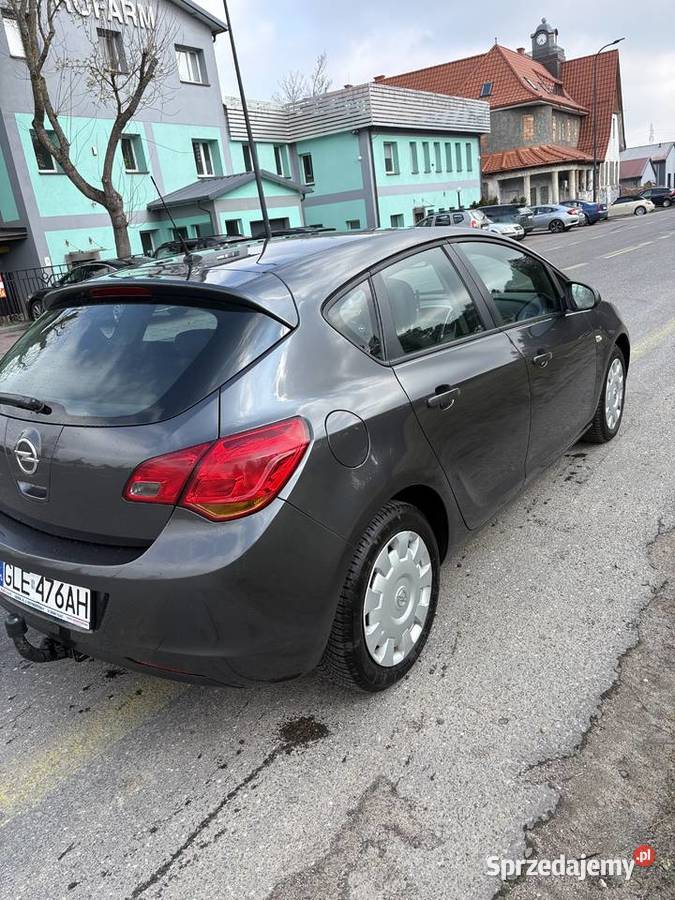 Opel astra 2010r 16 benzyna Lębork sprzedam