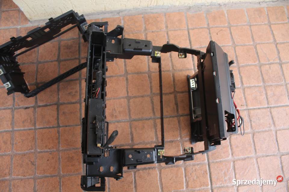 RAMKA STELAŻ RADIA NAWIGACJI 2 DIN AUDI A6 C5 Uchwyty fabryczne sprzedam