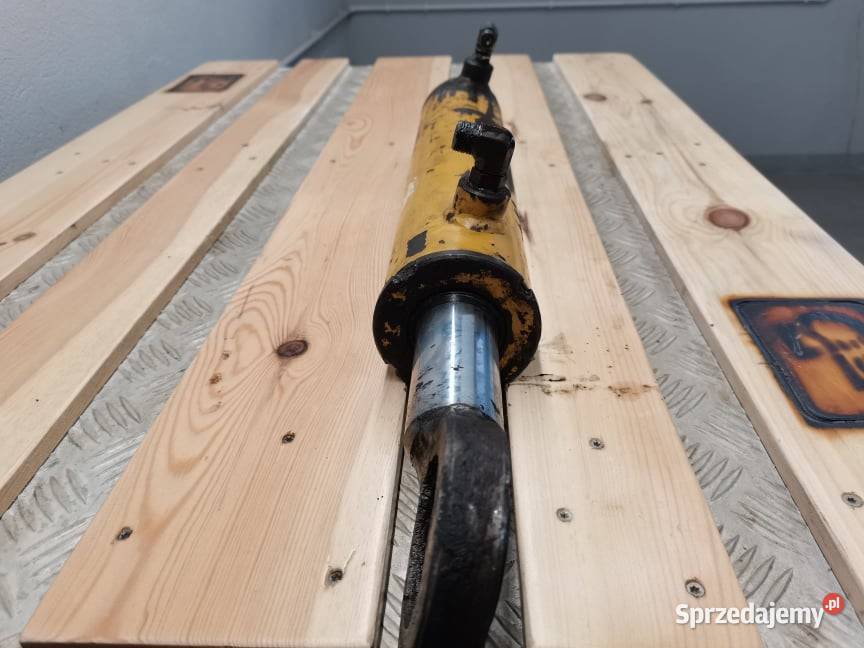 Siłownik poziomowania CAT TH 62 1996r do 1998r wielkopolskie Wilkowo