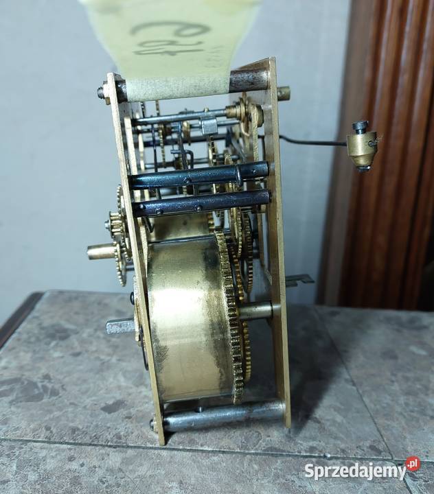 697 Mechanizm starego zegara ściennego Junghans