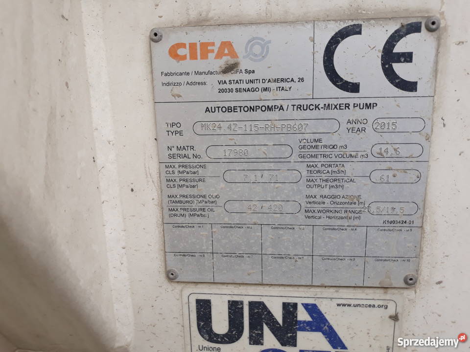 Ciężarówka Mercedes Arocs 3240 8x4 z Lublin