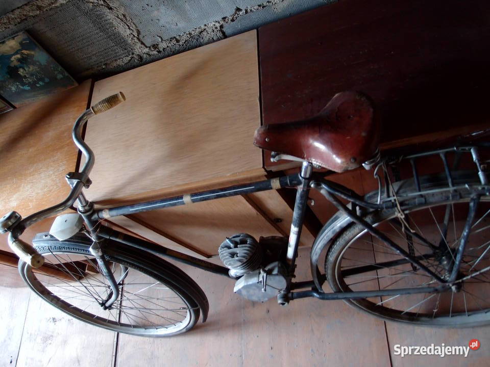 Zabytkowy rower Ural z silnikiem spalinowym KO Łódź