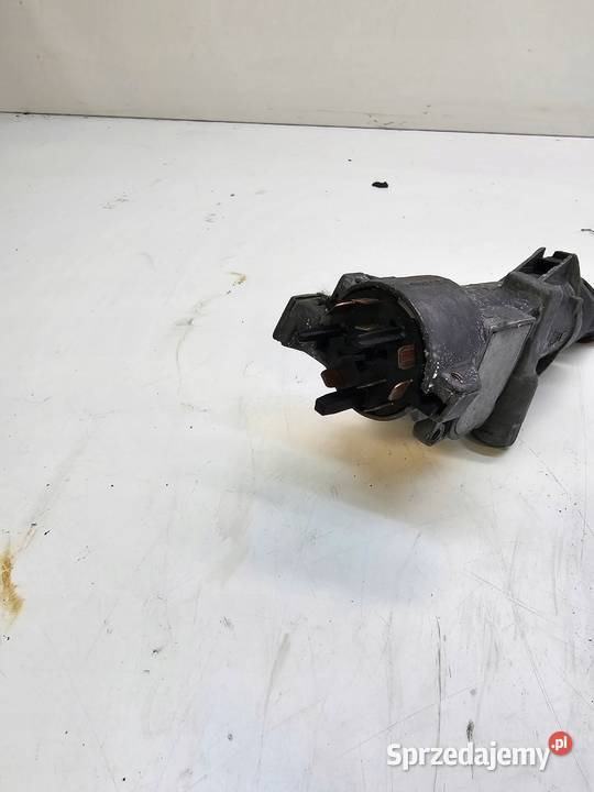 STACYJKA Z KLUCZYKIEM AUDI A4 B5 VW 4B0905851B osobowe Przystajń