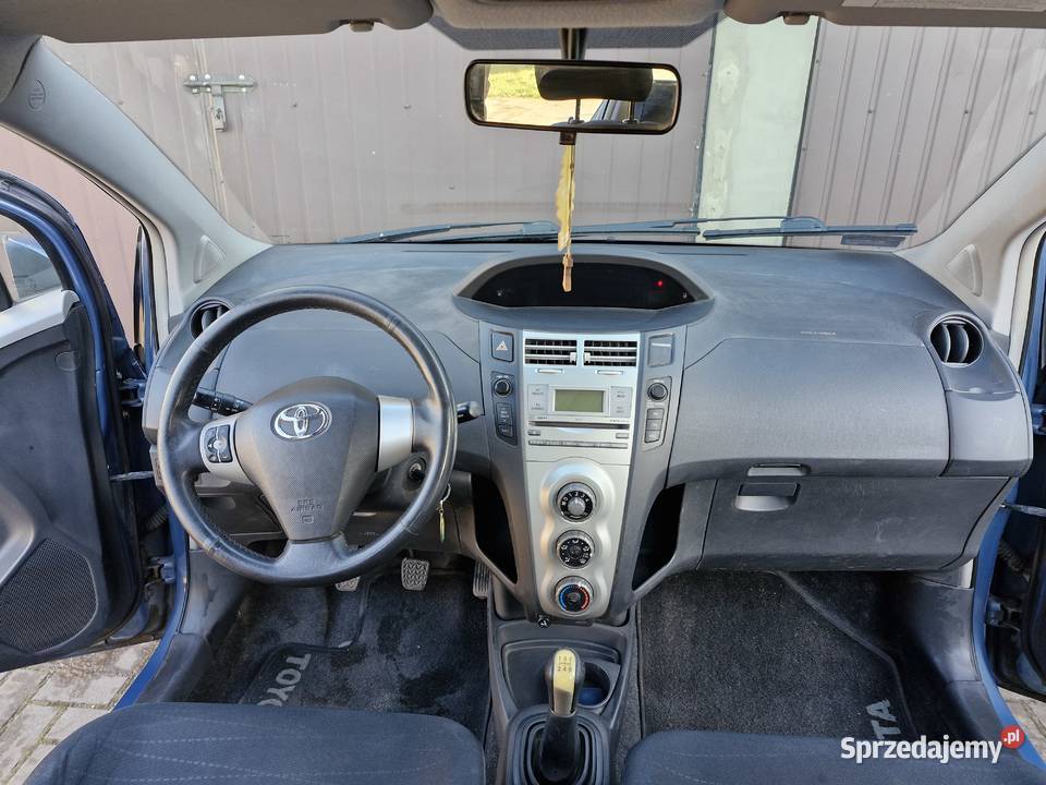Toyota Yaris 13 benzyna 2006 5D Ponętów Dolny