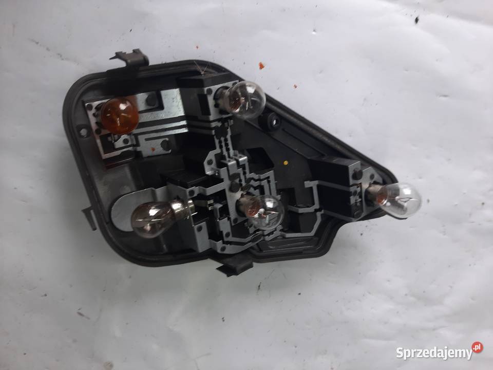 Opel Astra H 3 III HB listwa wkład lampy lewej Lampy tylne Ksawerów