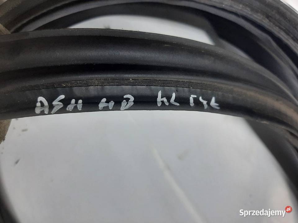 Opel Astra H III 3 HB uszczelka klapy tylnej