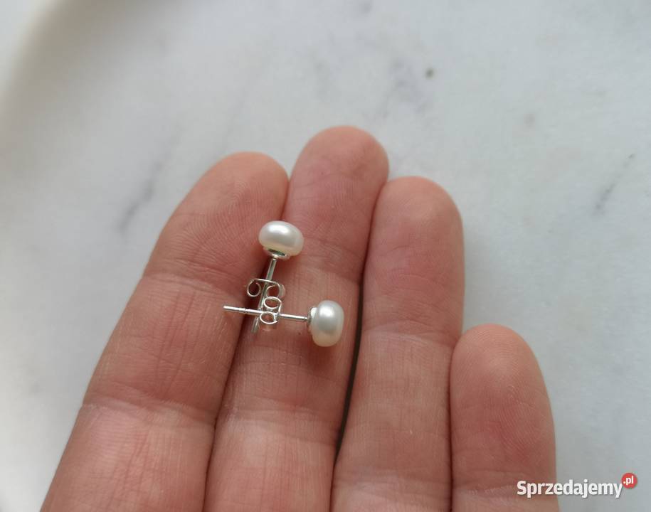 kolczyki z białą perłą 25 e Toruń