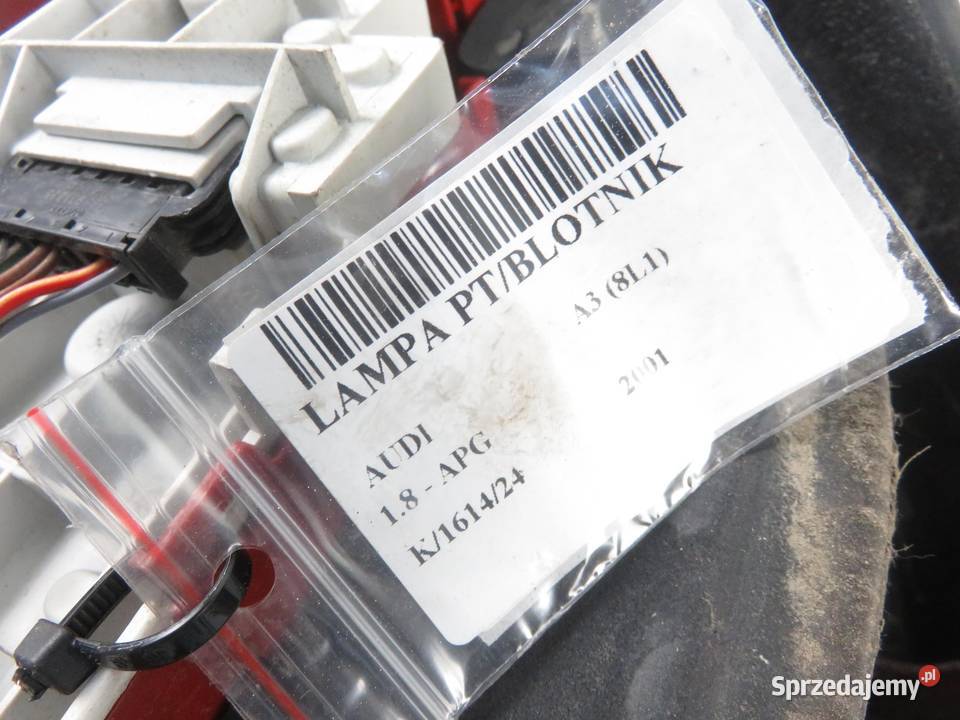 LAMPA PRAWA TYLNA AUDI A3 8L1