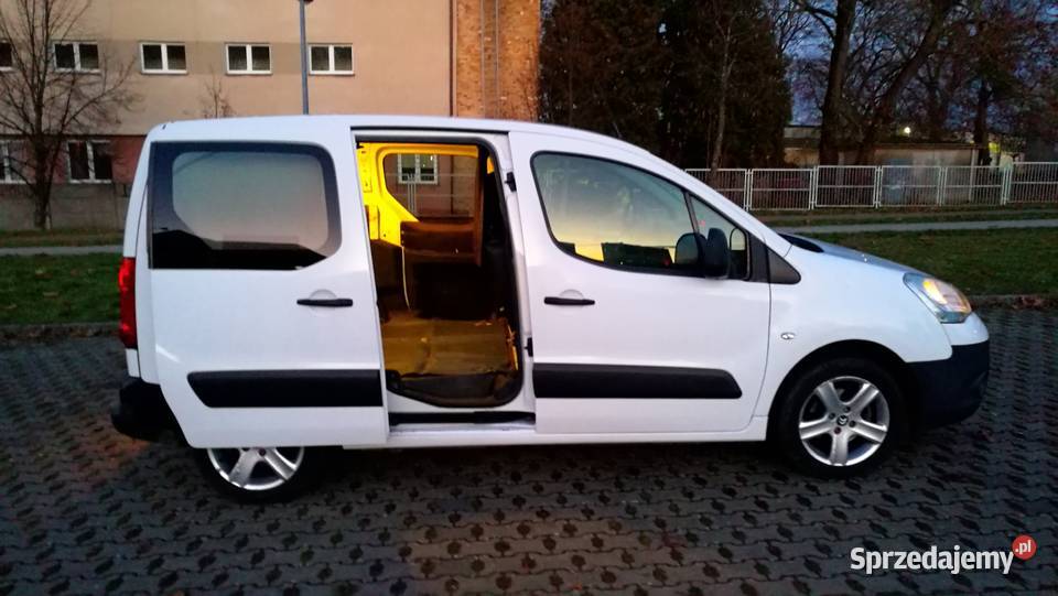 Citroen Berlingo 16 HDI 2013r Klimatyzacja Hak diesel Szczecin sprzedam