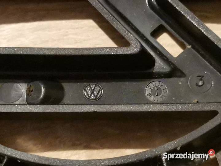 VW TOURAN 1115 PODSTAWA EMBLEMATU PRZÓD Międzychód