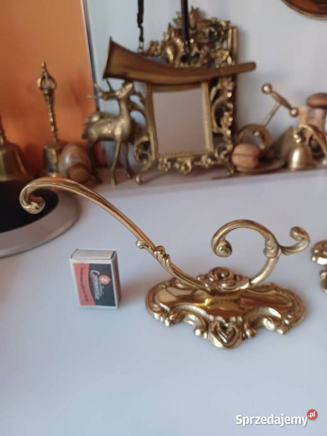 Duży stylowy mosiężny wieszak