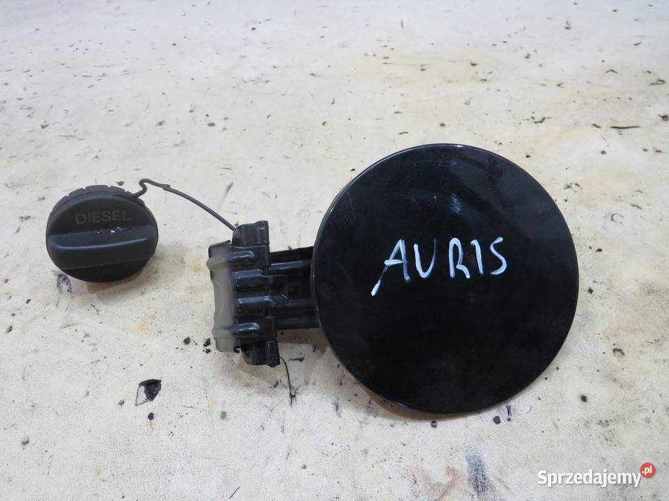 KLAPKA WLEWU PALIWA 209 AURIS II HB Klapki wlewu paliwa sprzedam