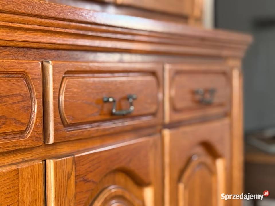 Komoda dębowa z witryną zawieszaną komoda Sypniewo