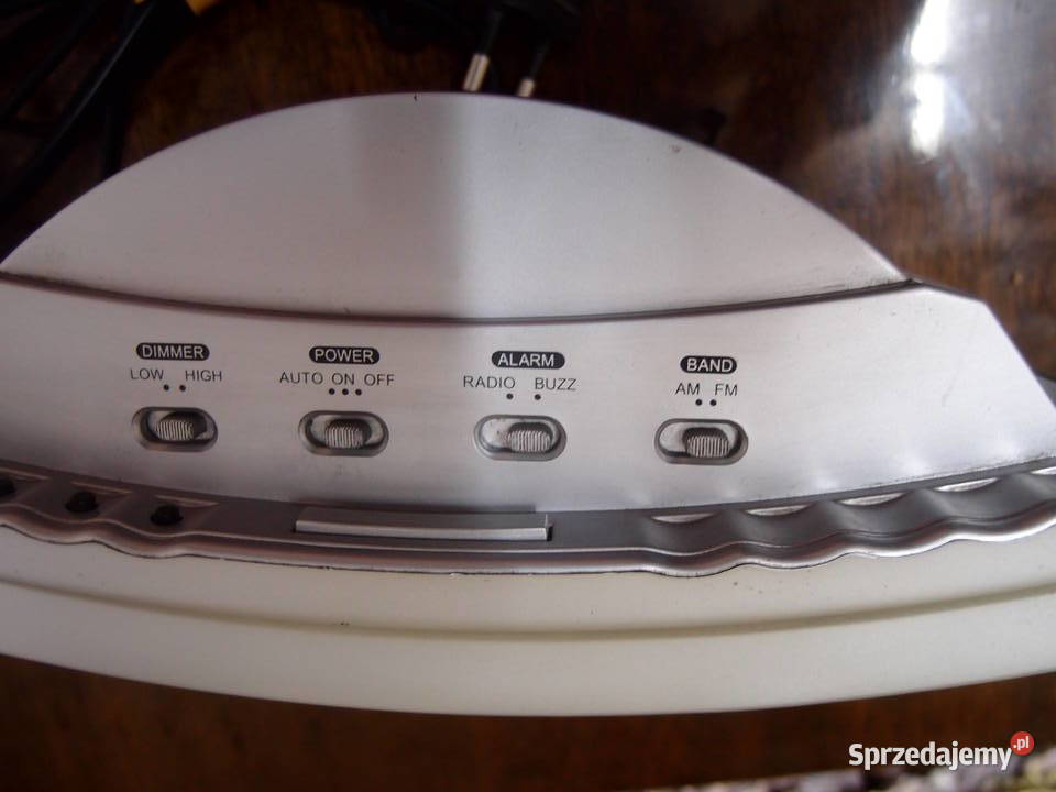 Radiobudzik Qilive Q1133 i Denver CR412 zasil