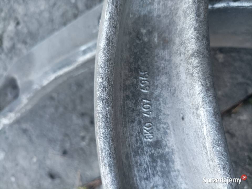 8K0407695E 8K0407696E Wahacz Audi A4 B8 A5 prawy Skoczów