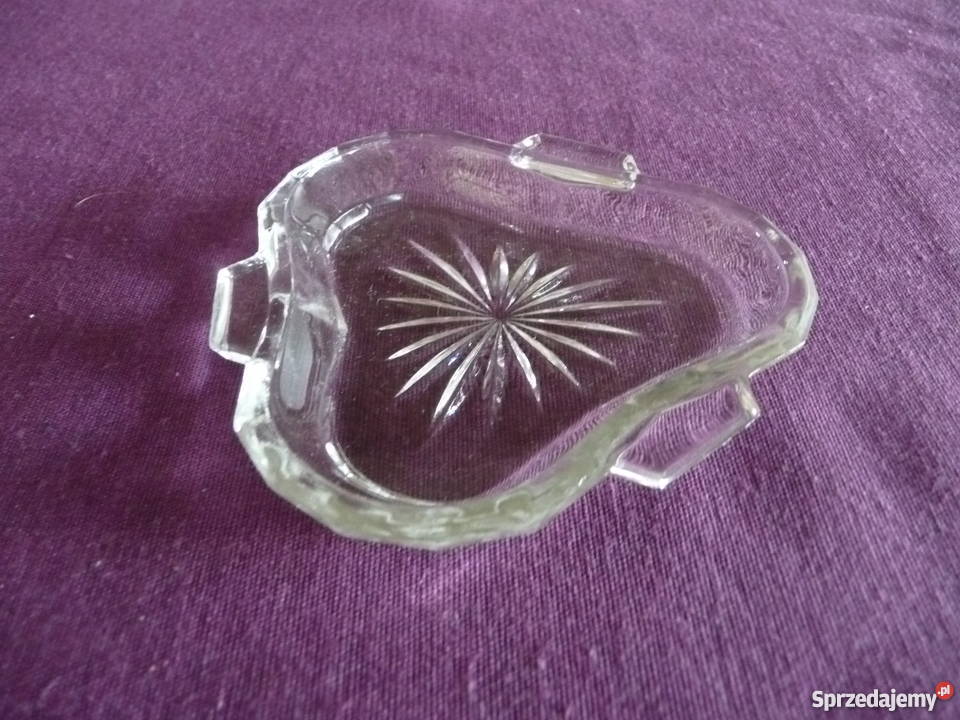 Mała trójkątna popielniczka kryształowa Poznań