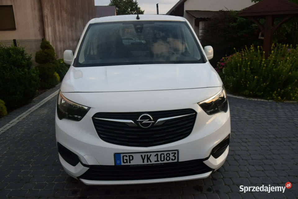 Opel Combo 15D 2020r Navi 137 Rampa PFRON Combo Majdan Sieniawski