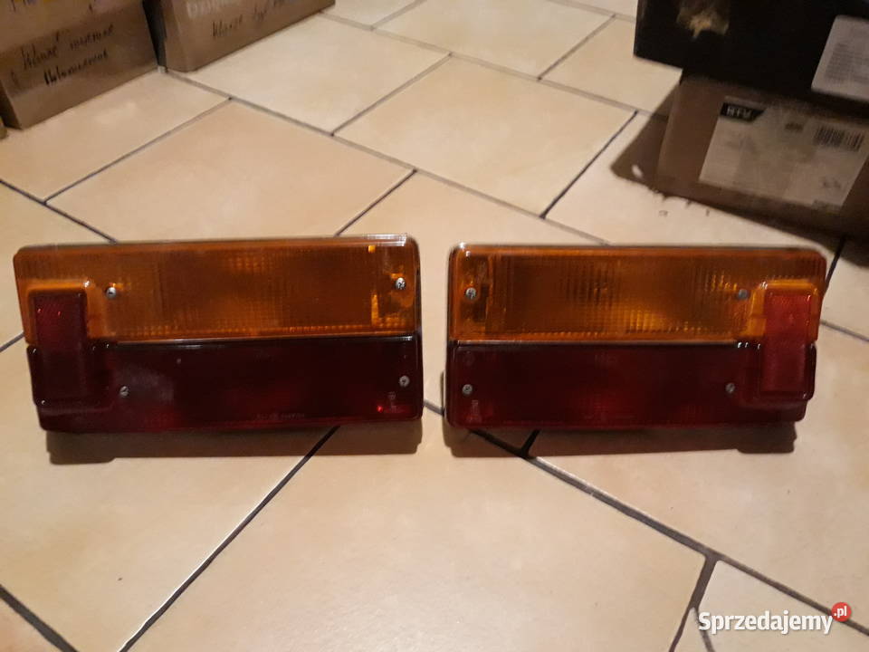 Klosze kierunkowskazów przód Fiat 125p osobowe wielkopolskie