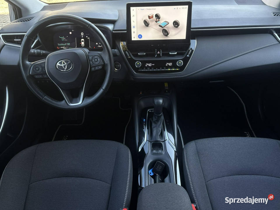 Toyota Corolla 18 Hybrid COMFORT TECH salon czujnik zmierzchu Warszawa
