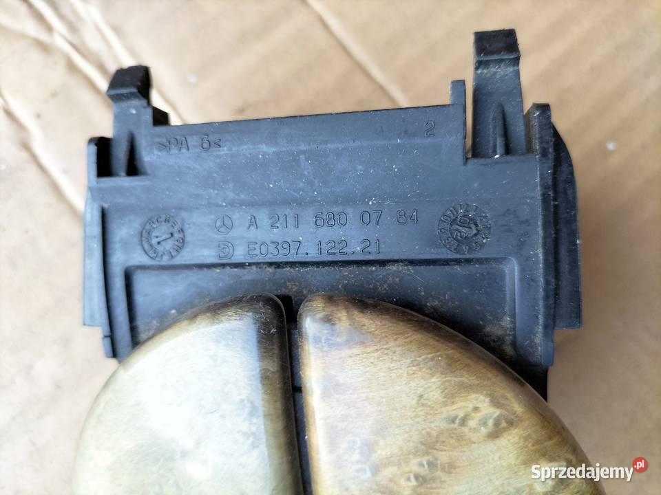 MERCEDES W211 A2116800784 UCHWYT KLAMKA Pozostałe Kamień-Kolonia sprzedam