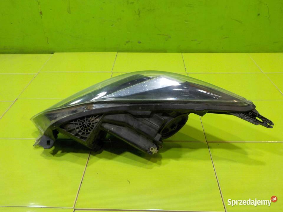 OPEL INSIGNIA A LIFT 17r lampa prawa przod