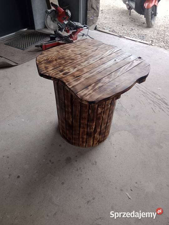 Ręcznie robiony stolik