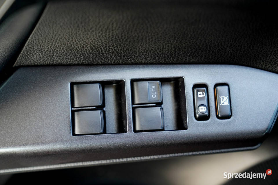 Toyota RAV4 4x4 PODGRZEWANE FOTELE xenon LEDY Rok produkcji 2017 Otmuchów