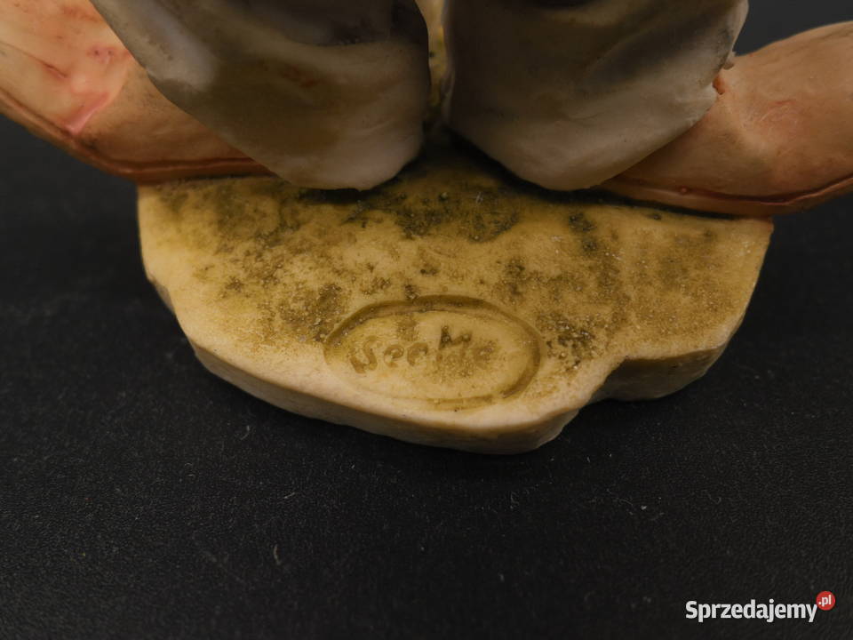 Figurka żywiczna klauna z wiewiórką na głowie Raszków