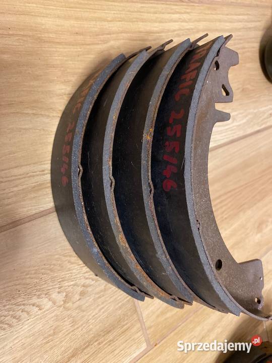 Szczęki hamulcowe do osi 25546 okładziny Renault Kiełczów