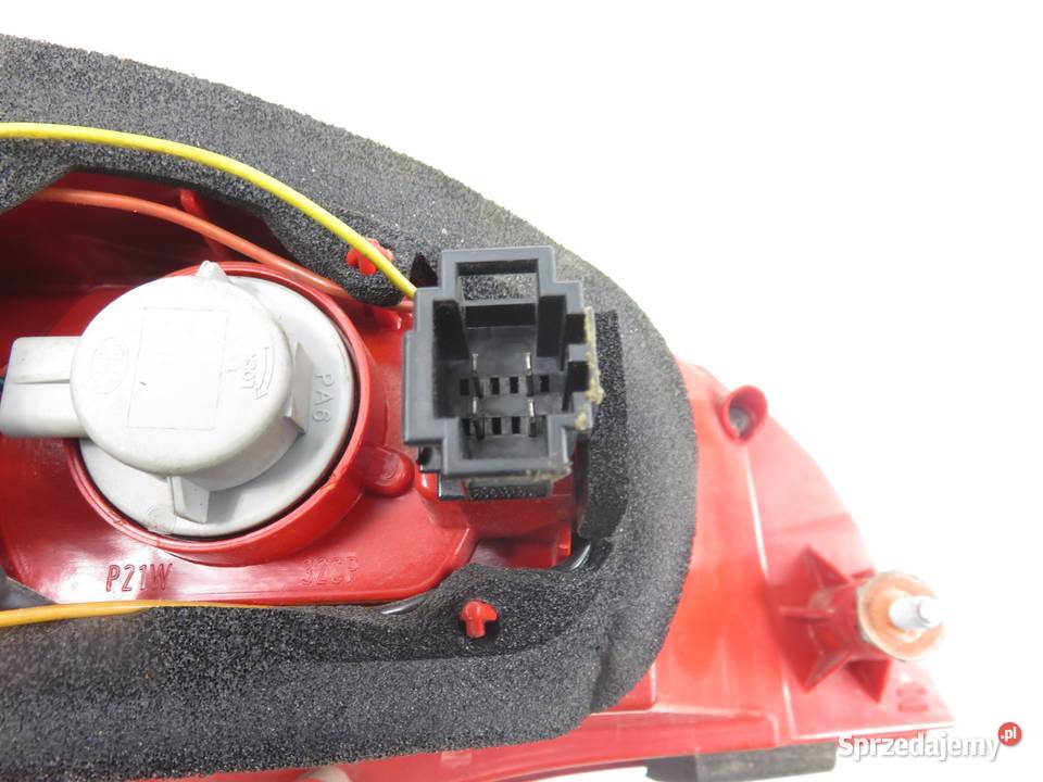 LAMPA PRAWA TYLNA KLAPA AUDI Q7 4L 4L0945094 Motoryzacja małopolskie