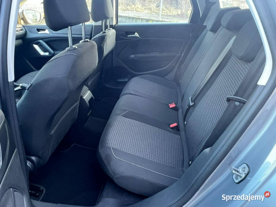 Peugeot 308 CarPlay Navi PDC LED Zarejestrowany światła LED