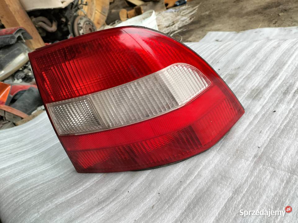 Opel Vectra B LAMPA TYLNA PRAWA