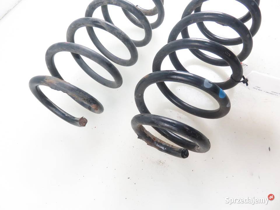 SPRĘŻYNY TYŁ TOYOTA AURIS II E18 KOMBI sprzedam