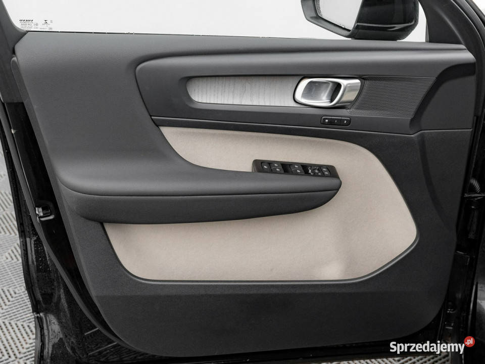 Volvo XC 40 CB373NCT5 PlugIn Hybrid Inscription kurtyny powietrzne Gdańsk