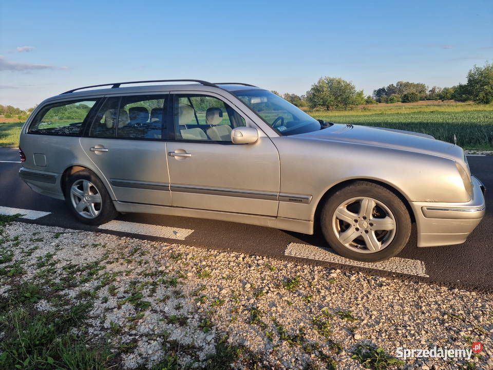 MercedesBenz Klasa E W210 Elegance Kombi 27 CDI Klasa E Karczew