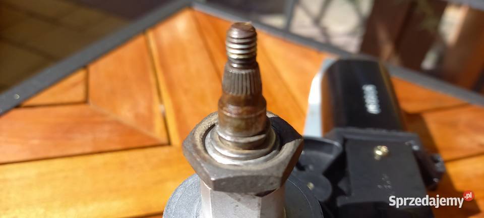 SILNICZEK WYCIERACZKI TYŁ INFINITI FX35 1 I S50