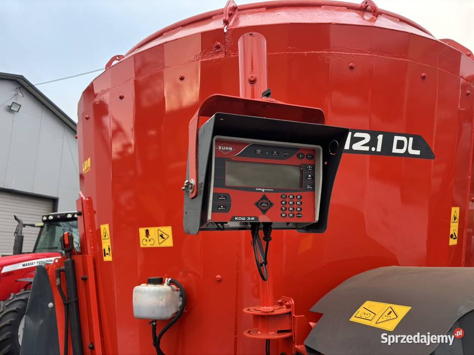 Wóz paszowy Kuhn Profile 121 DL paszowóz 2016r