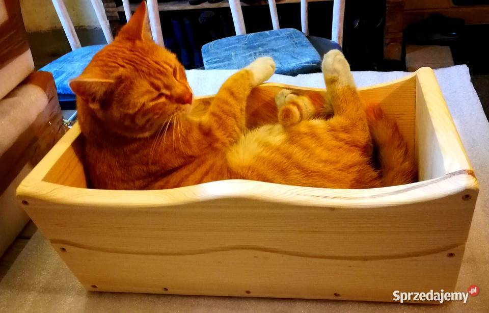 Donica drewniana z motywem serca kwietnik Architektura ogrodowa Radków