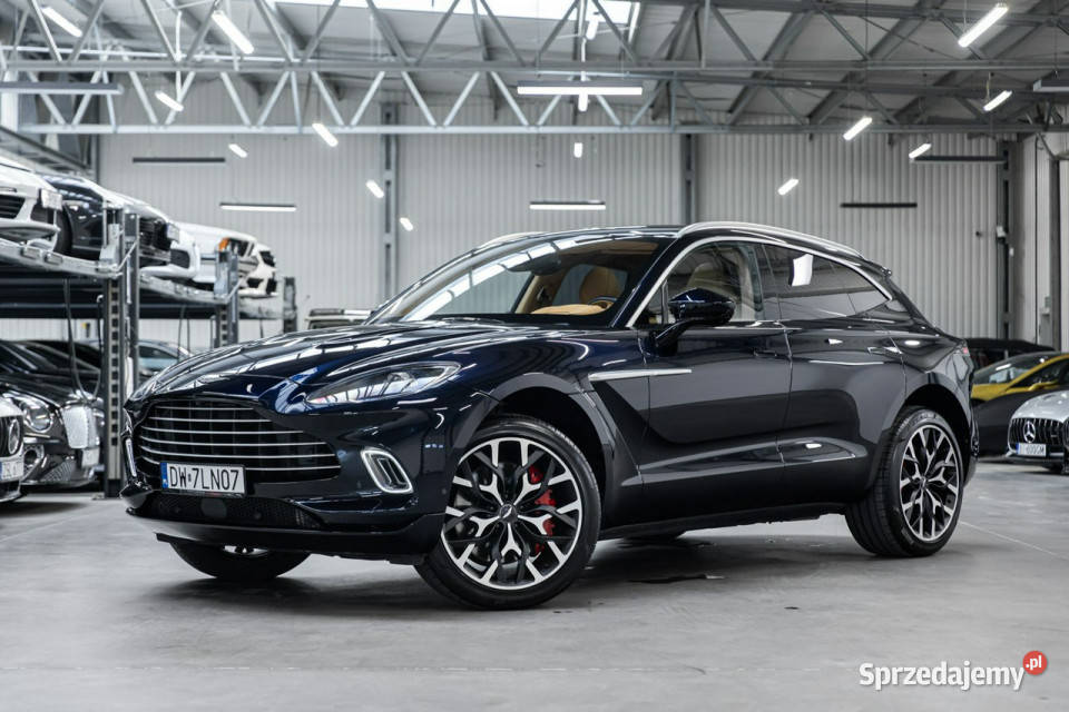 Aston Martin DBX 550 Salon Bezwypadkowy FV23 niebieski Węgrzce