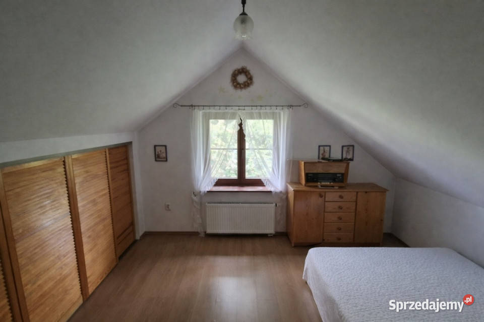 Dom jednorodzinny z ogrodem Bramki