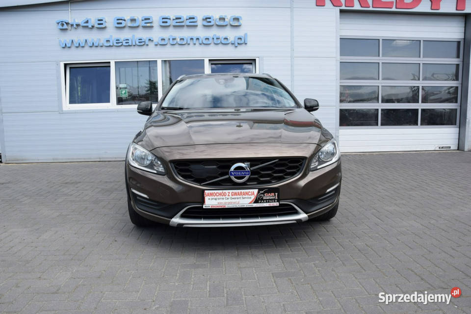 Volvo V60 Cross Country 20 D3 Summum 100 1969cm3 Hrubieszów