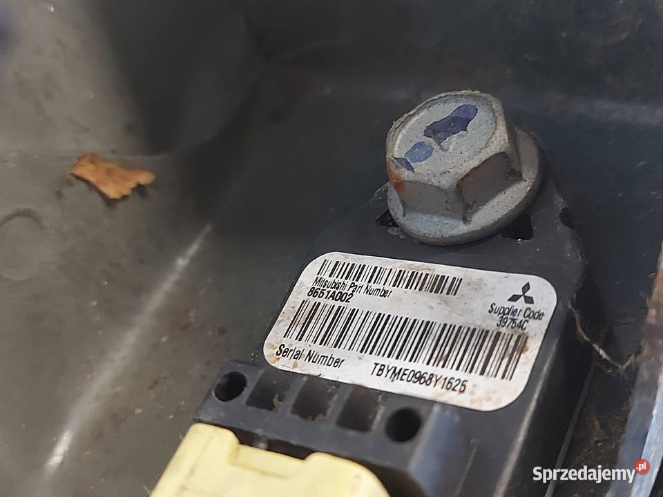 OUTLANDER II 08r belka górna pasa przód Kielce