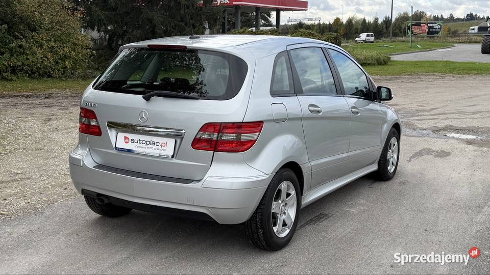 Raty 17 benz 130 klimatyzacja Pięknie utrzymany czujnik zmierzchu Klasa B Masłowo sprzedam