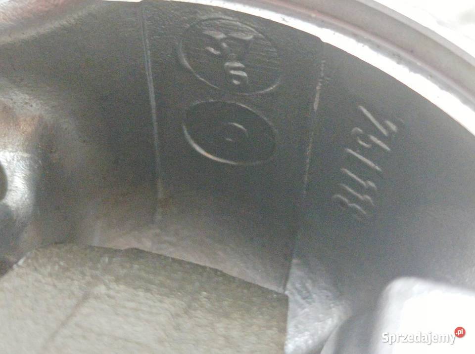 TŁOK KORBOWÓD 75L118 16 E HDI Citroen C4 Cactus osobowe